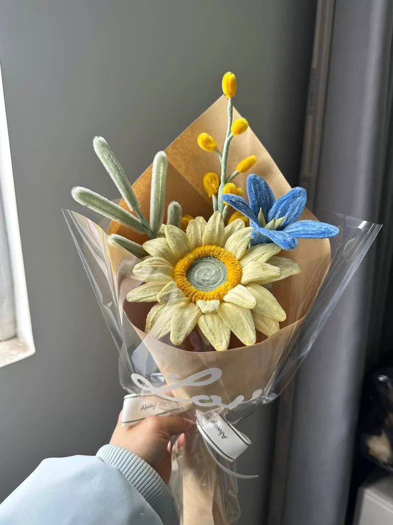 Handmade Mini Pipe Cleaner Bouquet | Single Bloom + Fillers | 4 Styles | Everyday Gift